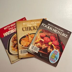 🌈2/$8  3-Book Betty Crocker’s Cookbooks Vintage 1970’s